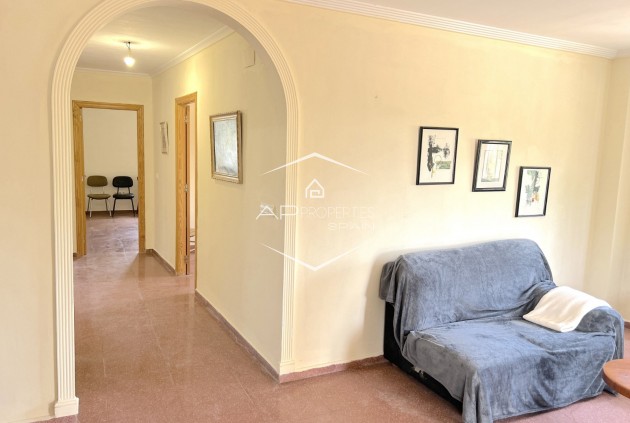 Reventa - Villa - Independiente -
Monovar