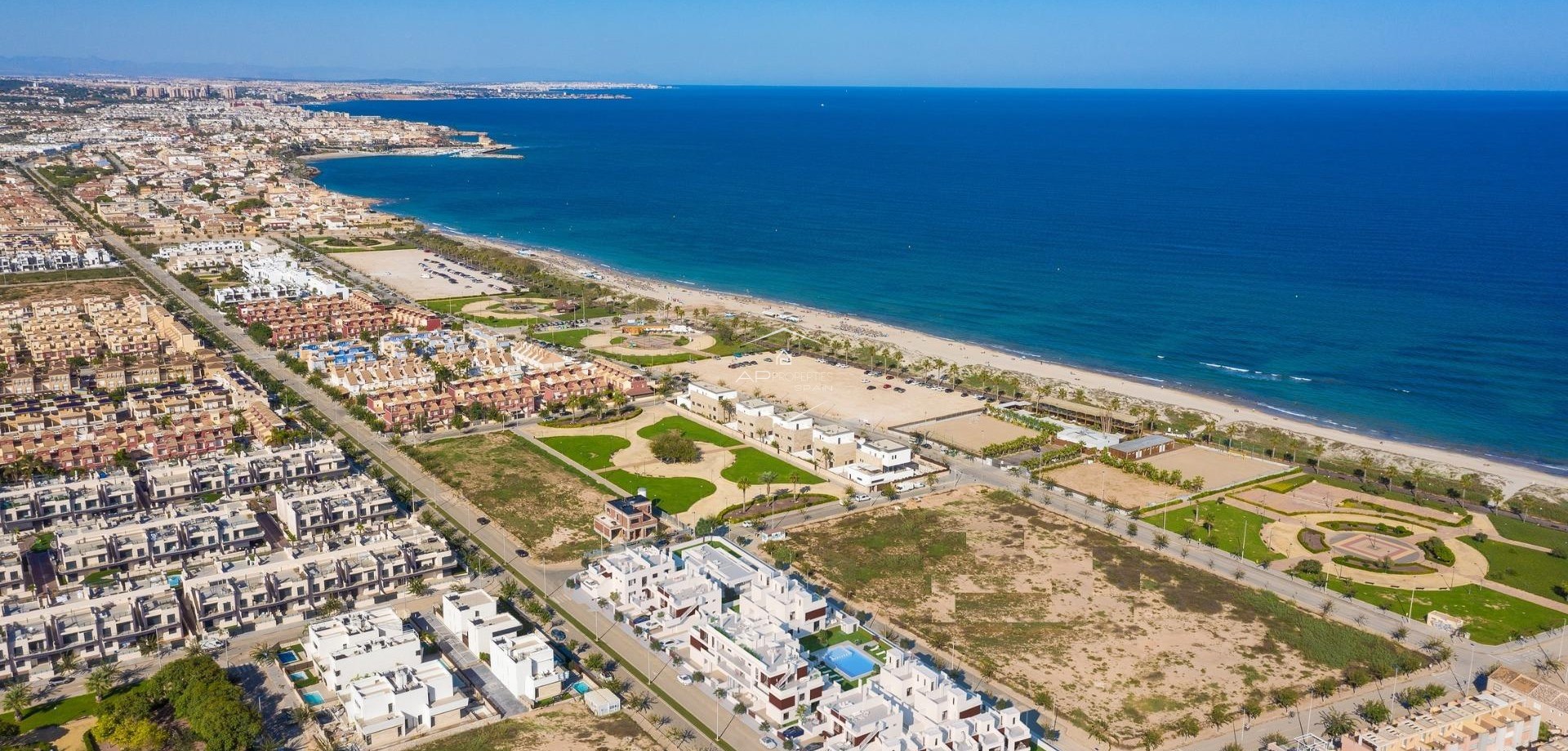 Nowy budynek - Szeregowiec -
Pilar de la Horadada - Torre De La Horadada