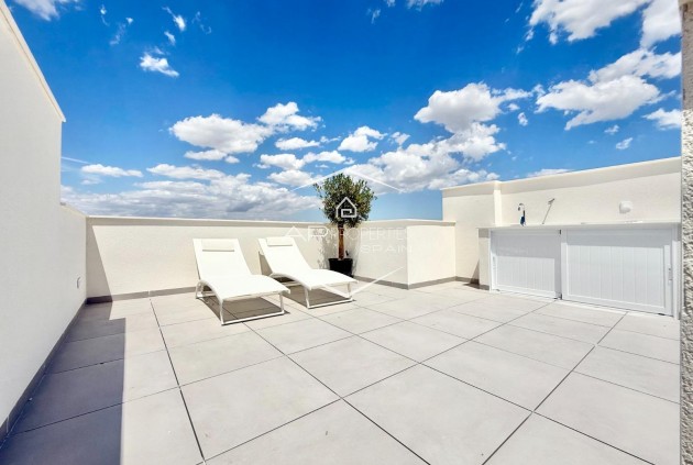 New Build - Townhouse -
Cox - San Fernando