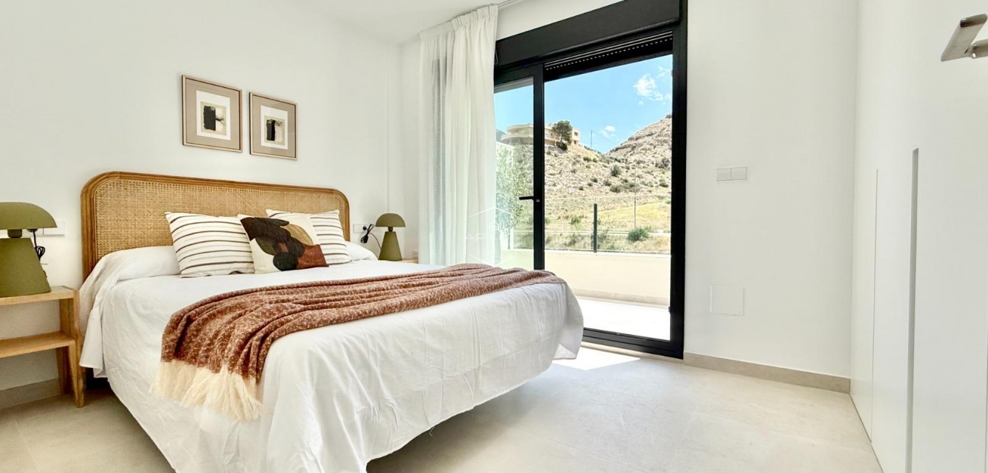 New Build - Townhouse -
Cox - San Fernando