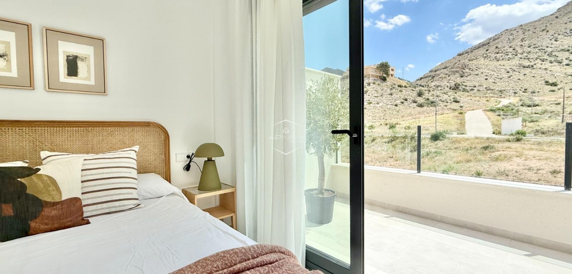 New Build - Townhouse -
Cox - San Fernando