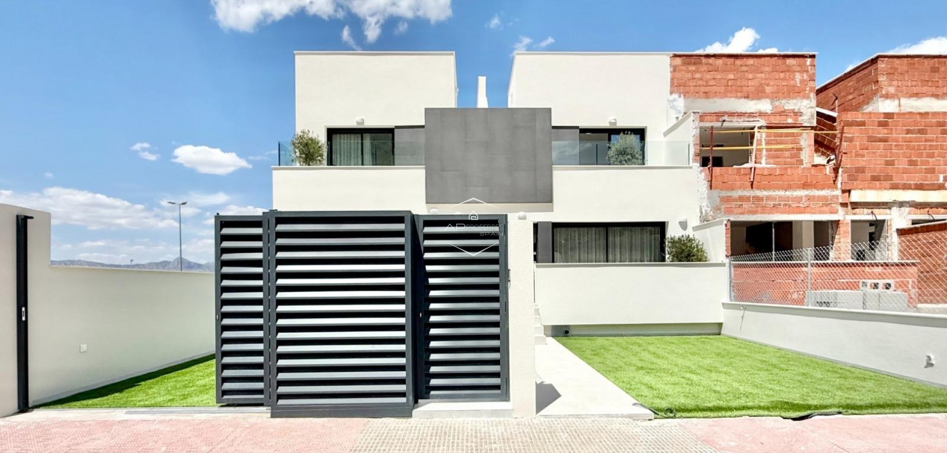 New Build - Townhouse -
Cox - San Fernando