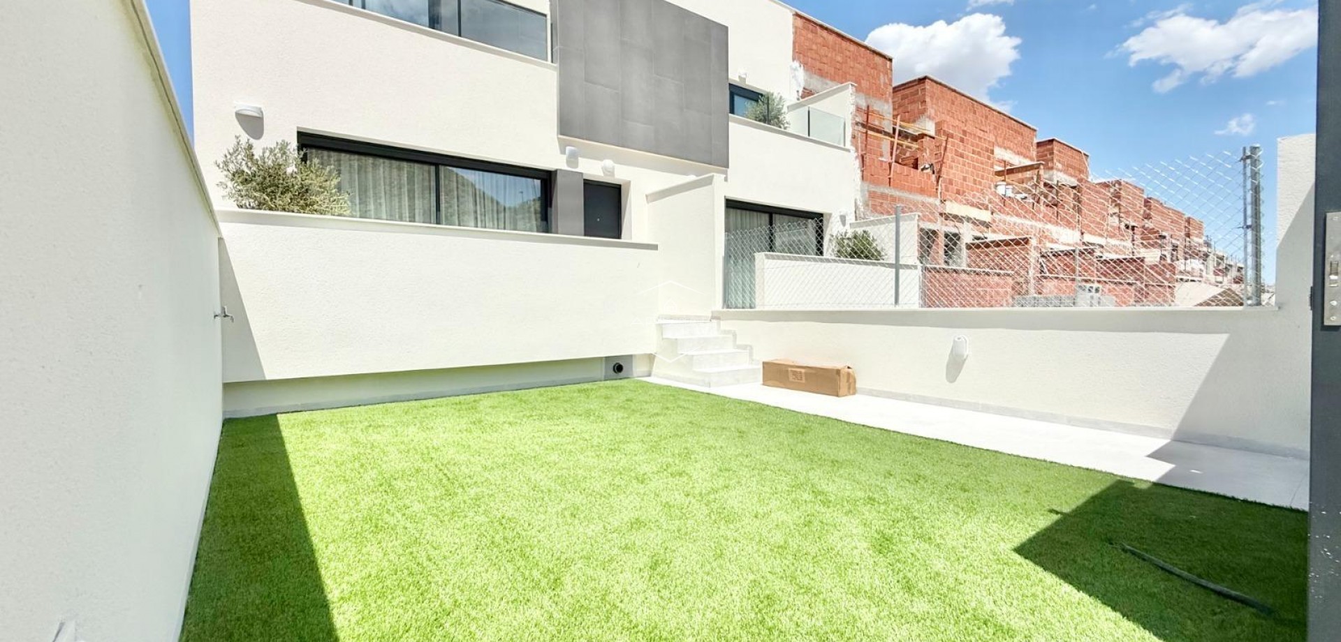 New Build - Townhouse -
Cox - San Fernando