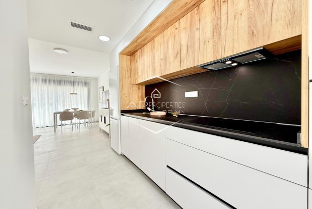 New Build - Townhouse -
Cox - San Fernando