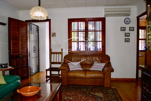 Resale - Townhouse -
Mil Palmeras