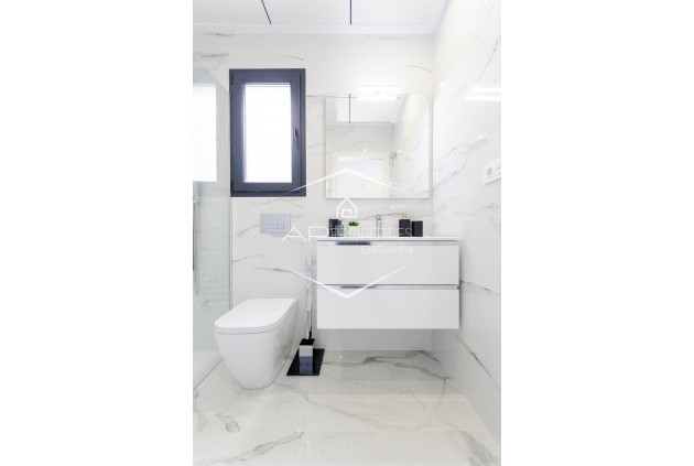 Nowy budynek - Willa - Dom wolnostojący -
Torrevieja - Torretas