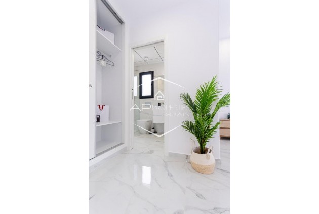 Nowy budynek - Willa - Dom wolnostojący -
Torrevieja - Torretas