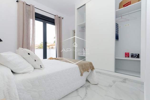 Nowy budynek - Willa - Dom wolnostojący -
Torrevieja - Torretas