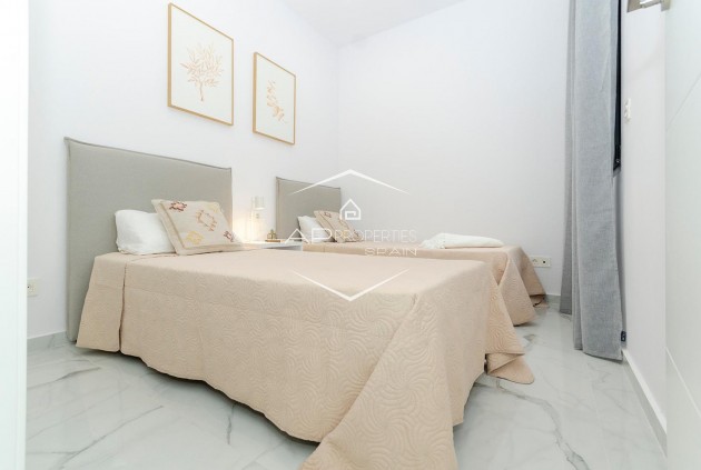 Nowy budynek - Willa - Dom wolnostojący -
Torrevieja - Torretas