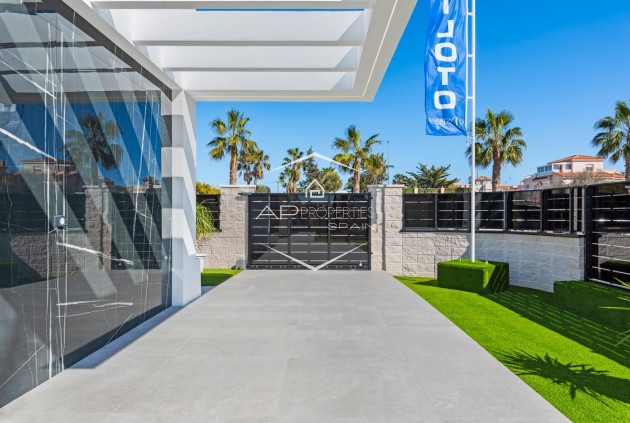 Nowy budynek - Willa - Dom wolnostojący -
Algorfa - La Finca