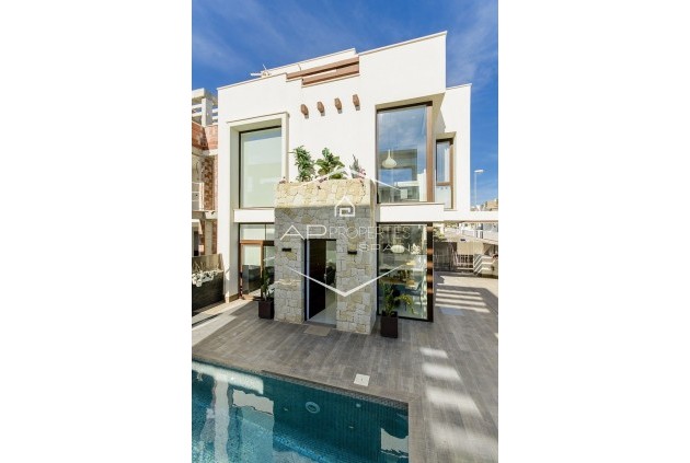 Nueva construcción  - Villa - Independiente -
Los Montesinos - La Herrada