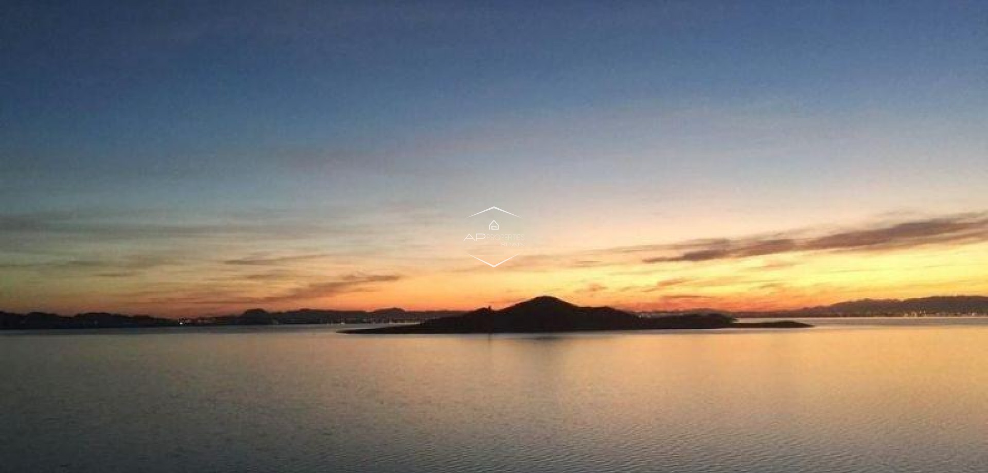 Nowy budynek - Willa - Dom wolnostojący -
La Manga del Mar Menor - La Manga Del Mar Menor