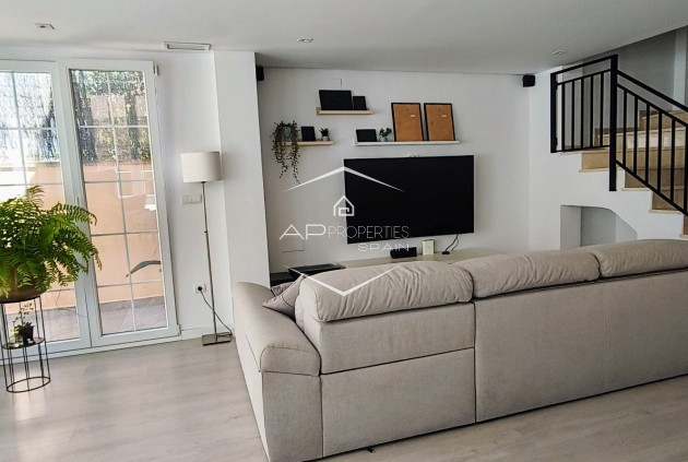 Reventa - Villa - Independiente -
Aspe - Urb. Nuevo Montesol de Aspe	