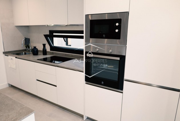 Nowy budynek - Szeregowiec -
Fuente Álamo - La Pinilla