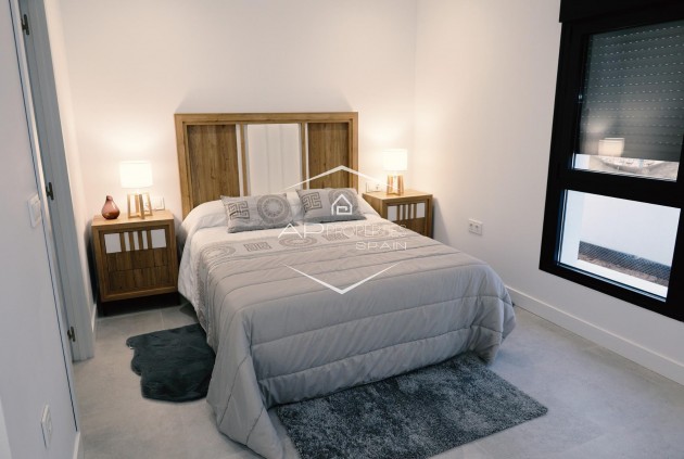 Nowy budynek - Szeregowiec -
Fuente Álamo - La Pinilla