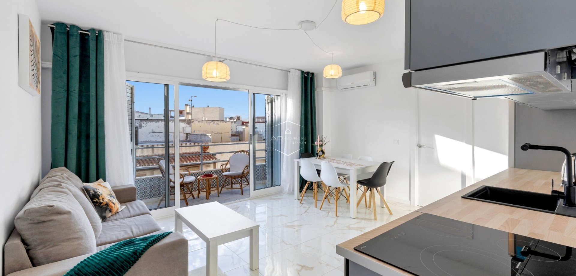 Odsprzedaż - Mieszkanie - Apartament -
Torrevieja - La Mata