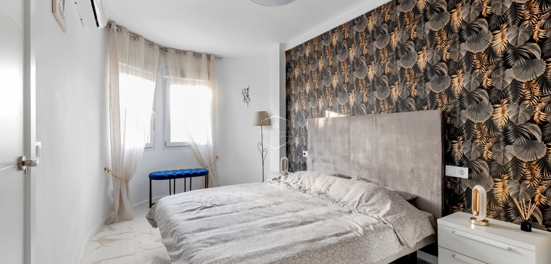 Odsprzedaż - Mieszkanie - Apartament -
Torrevieja - La Mata