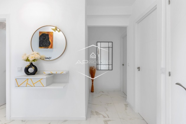 Odsprzedaż - Mieszkanie - Apartament -
Torrevieja - La Mata