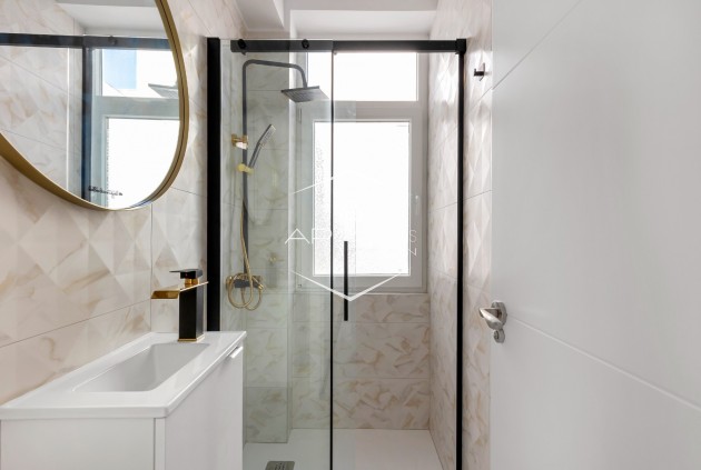 Odsprzedaż - Mieszkanie - Apartament -
Torrevieja - La Mata