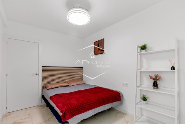 Odsprzedaż - Mieszkanie - Apartament -
Torrevieja - La Mata