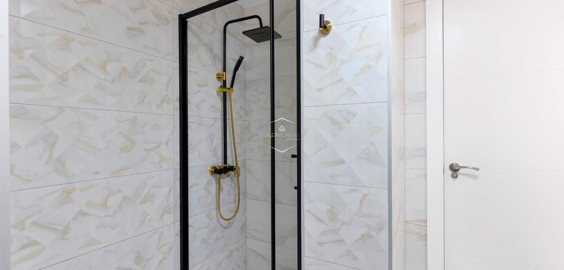 Odsprzedaż - Mieszkanie - Apartament -
Torrevieja - La Mata