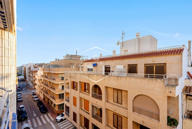 Odsprzedaż - Mieszkanie - Apartament -
Torrevieja - La Mata
