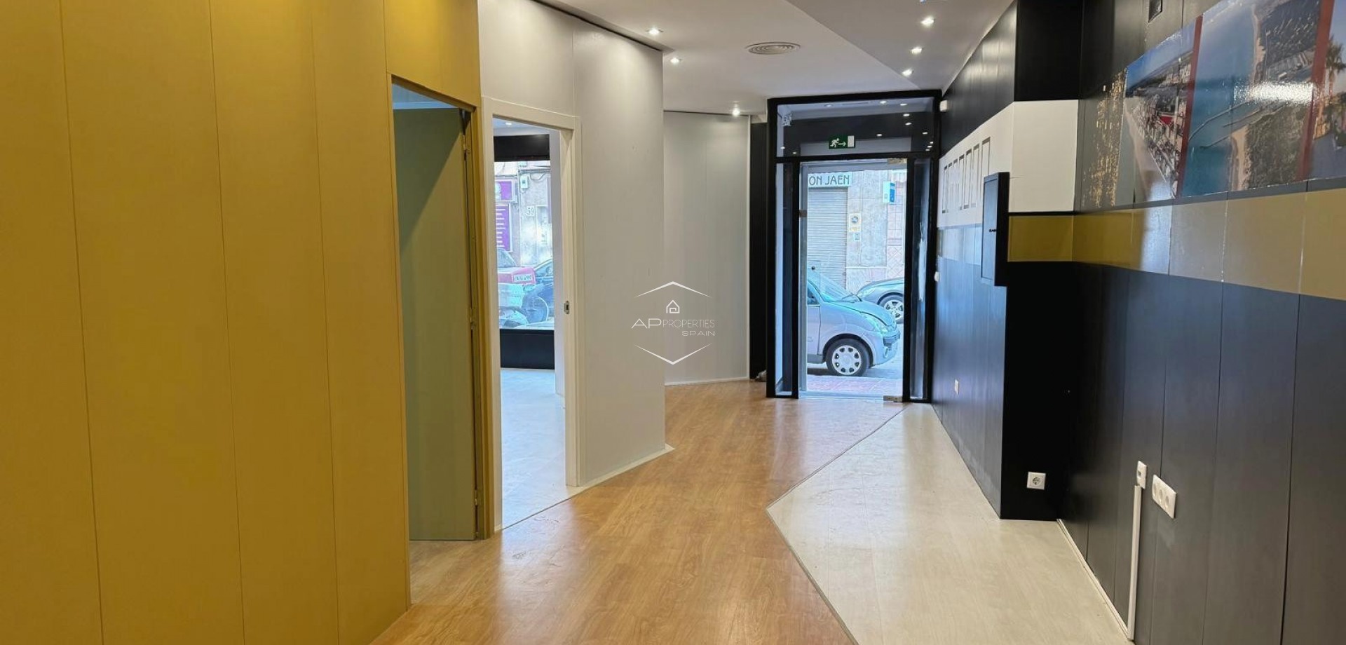 Resale - Commercial premises / Commercial unit / Retail space -
Guardamar del Segura - Guardamar del Seguras*