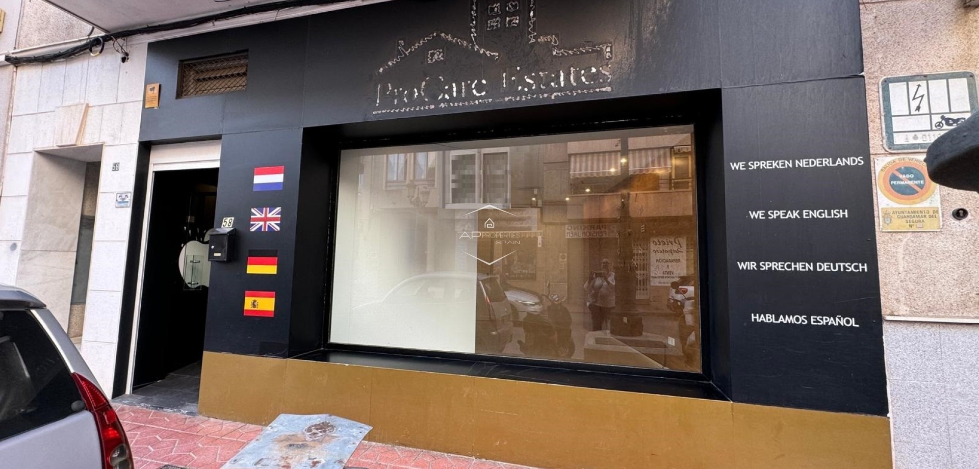 Resale - Commercial premises / Commercial unit / Retail space -
Guardamar del Segura - Guardamar del Seguras*