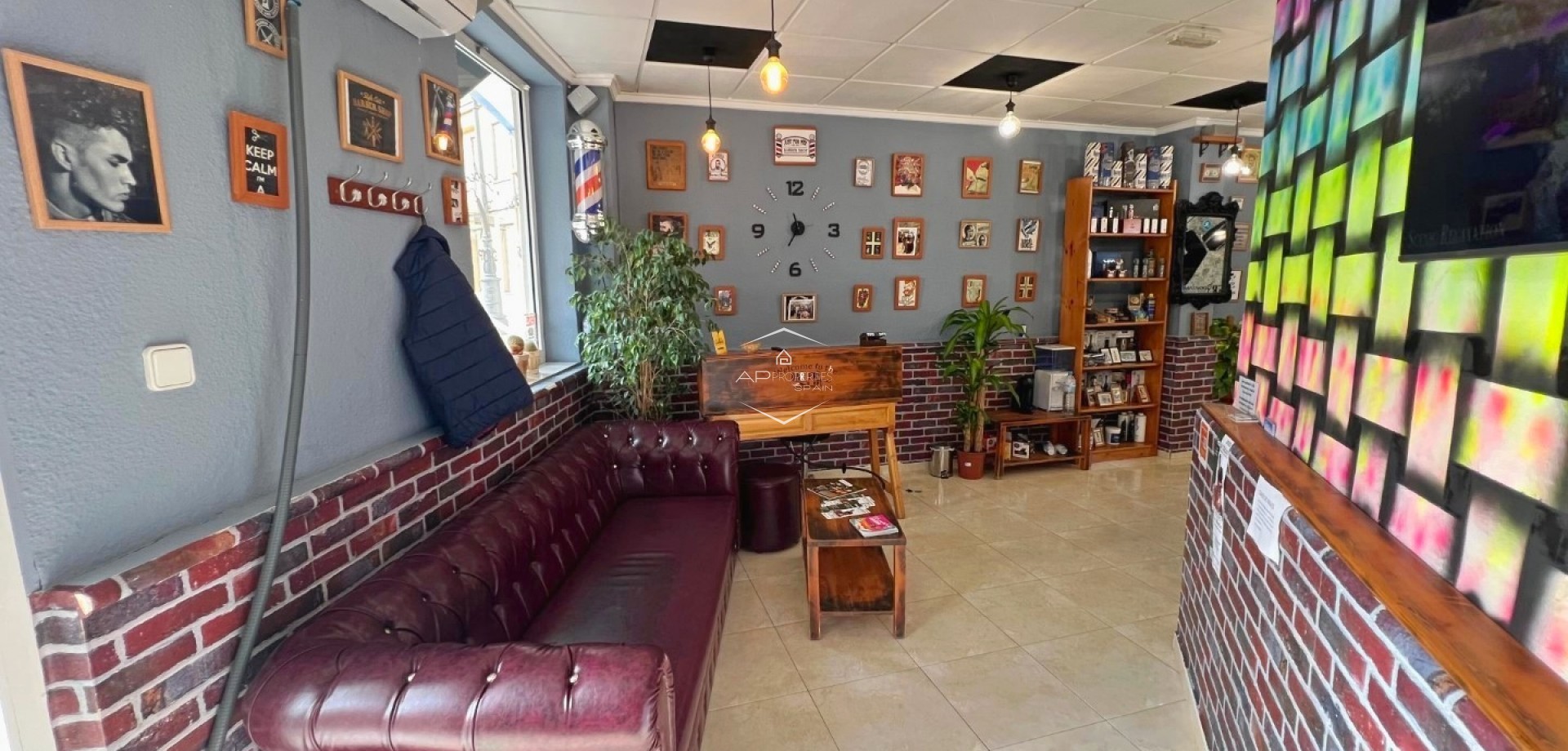 Resale - Commercial premises / Commercial unit / Retail space -
Guardamar del Segura - Guardamar pueblo