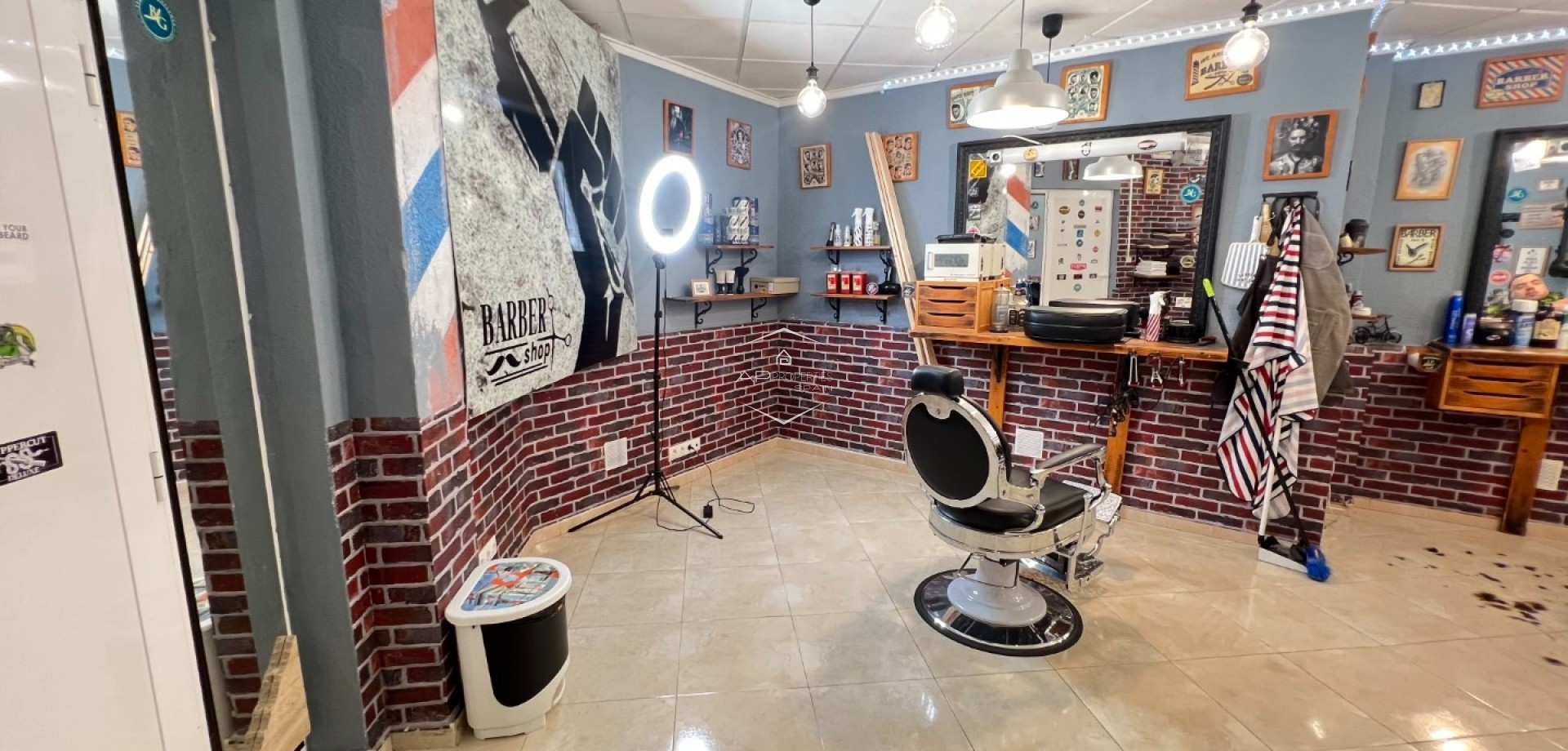 Resale - Commercial premises / Commercial unit / Retail space -
Guardamar del Segura - Guardamar pueblo