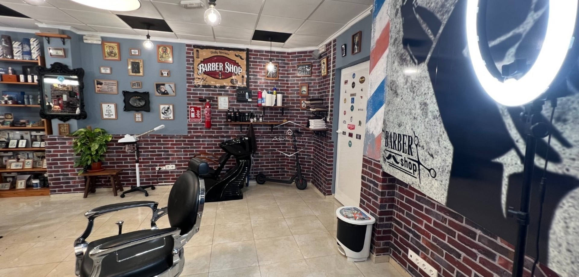 Resale - Commercial premises / Commercial unit / Retail space -
Guardamar del Segura - Guardamar pueblo