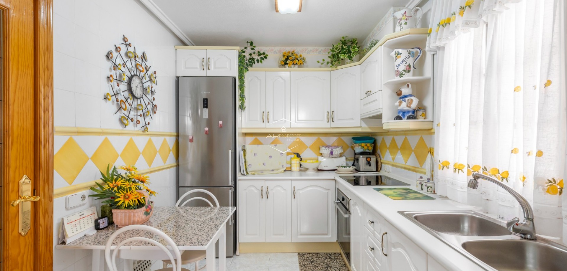 Resale - Villa - Detached -
Torrevieja - Zona los Frutales