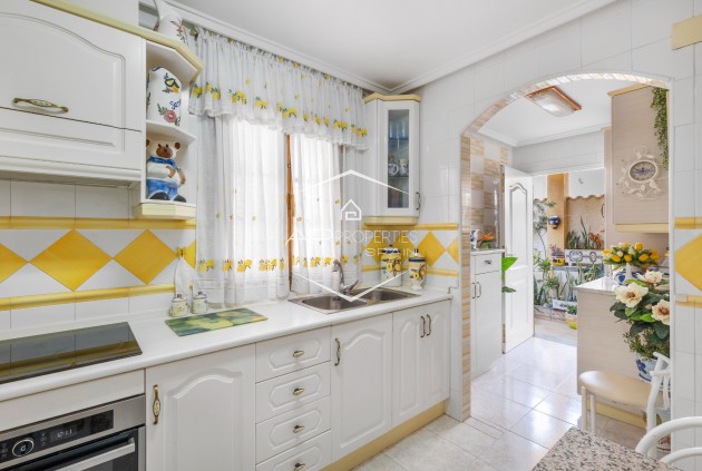 Resale - Villa - Detached -
Torrevieja - Zona los Frutales