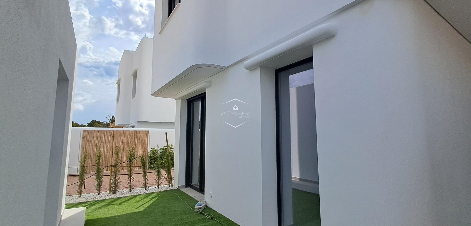 Nowy budynek - Willa - Dom wolnostojący -
Alfas del Pí - El Albir