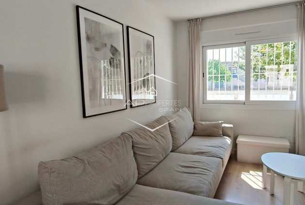 Reventa - Villa - Semi pareado -
Torrevieja