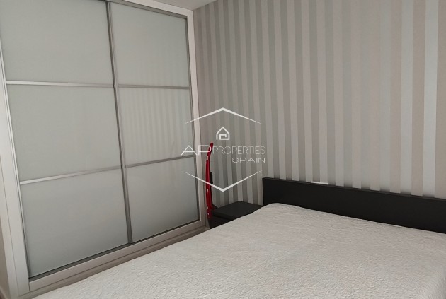 Reventa - Villa - Semi pareado -
Torrevieja