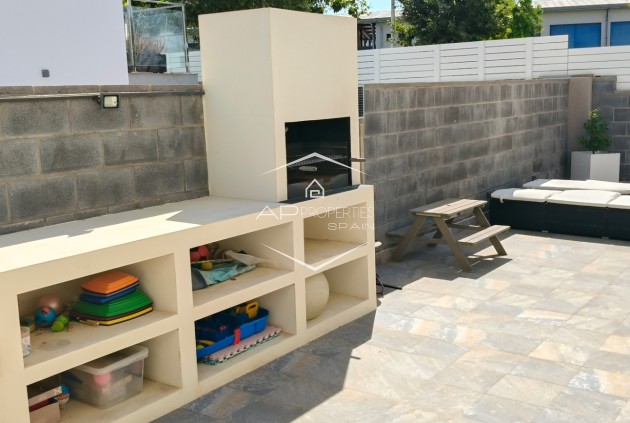 Reventa - Villa - Semi pareado -
Torrevieja