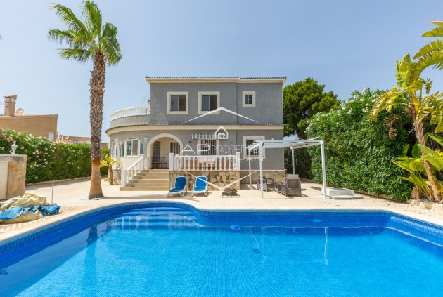 Odsprzedaż - Willa - Dom wolnostojący -
San Fulgencio