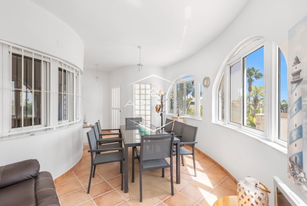 Odsprzedaż - Willa - Dom wolnostojący -
San Fulgencio