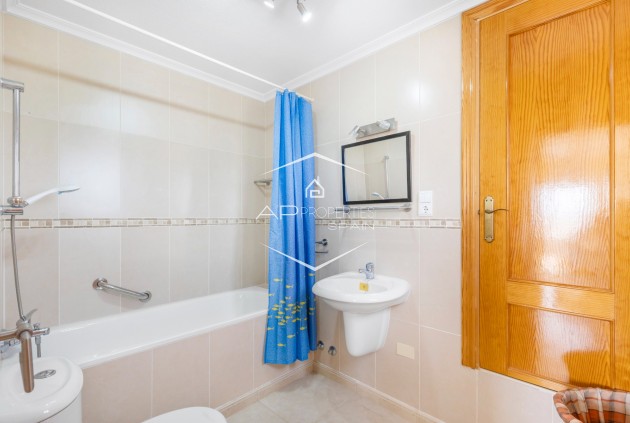 Odsprzedaż - Willa - Dom wolnostojący -
San Fulgencio