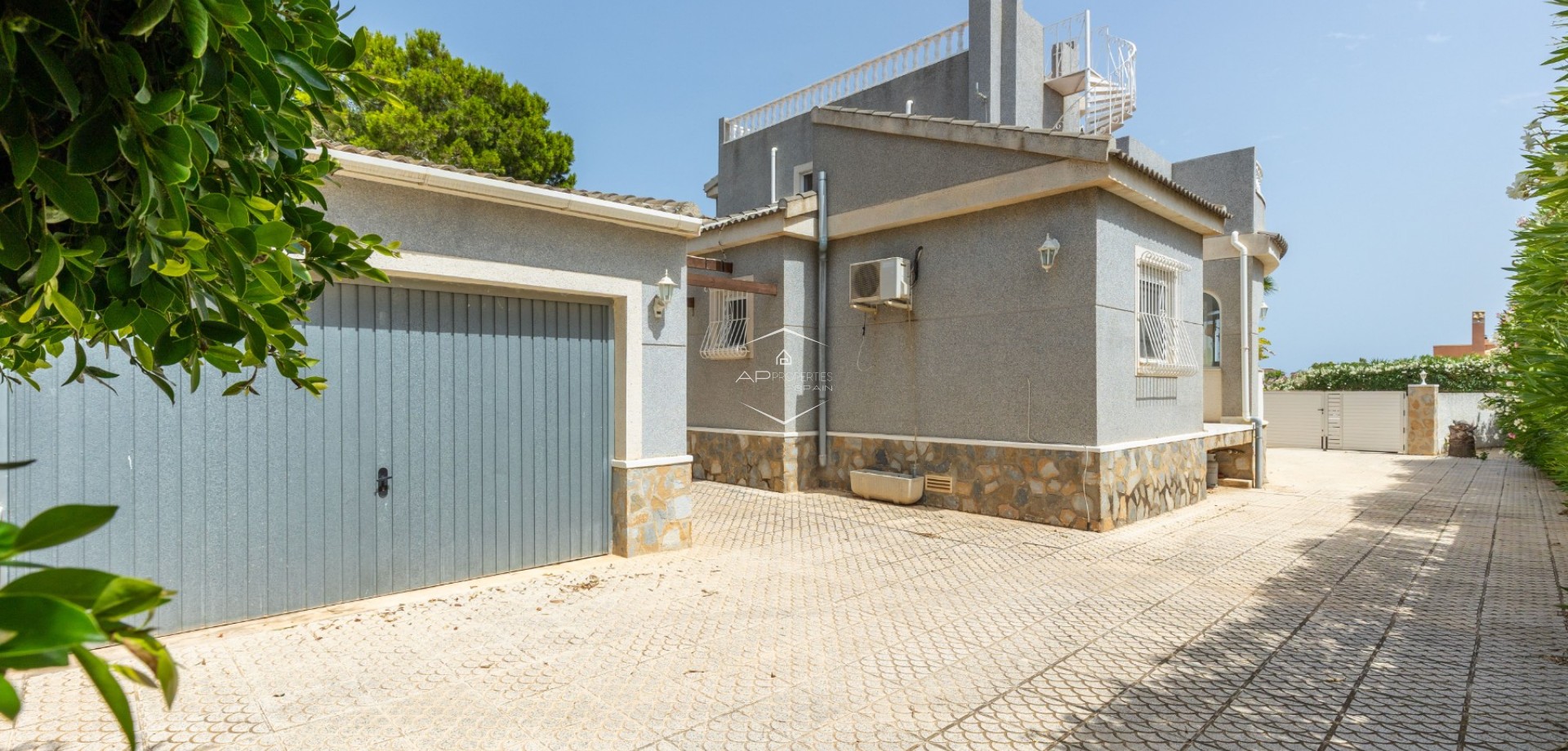 Odsprzedaż - Willa - Dom wolnostojący -
San Fulgencio