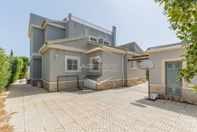 Odsprzedaż - Willa - Dom wolnostojący -
San Fulgencio