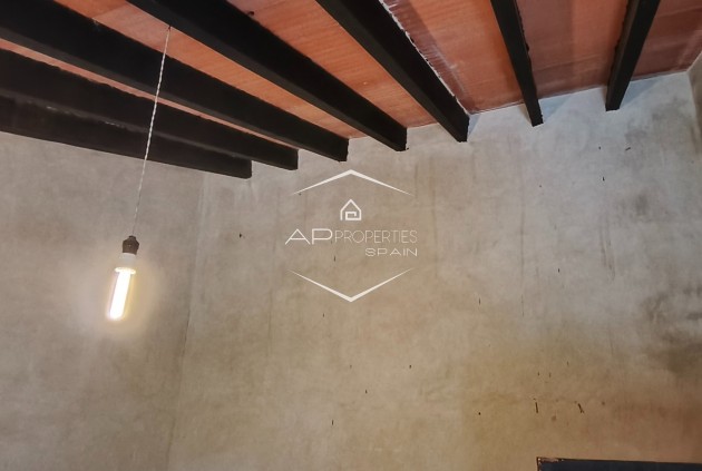 Herverkoop - Finca -
La Romana