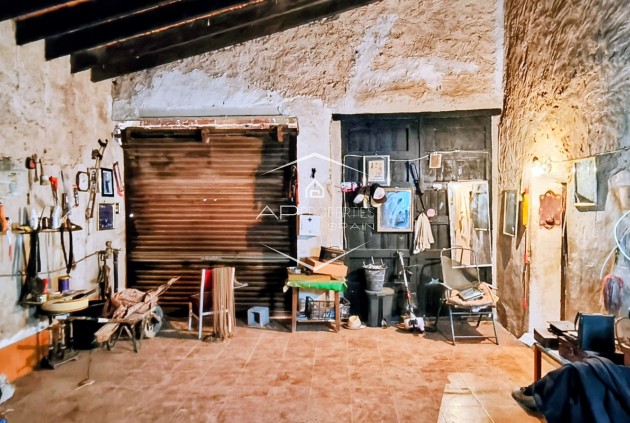 Herverkoop - Finca -
La Romana