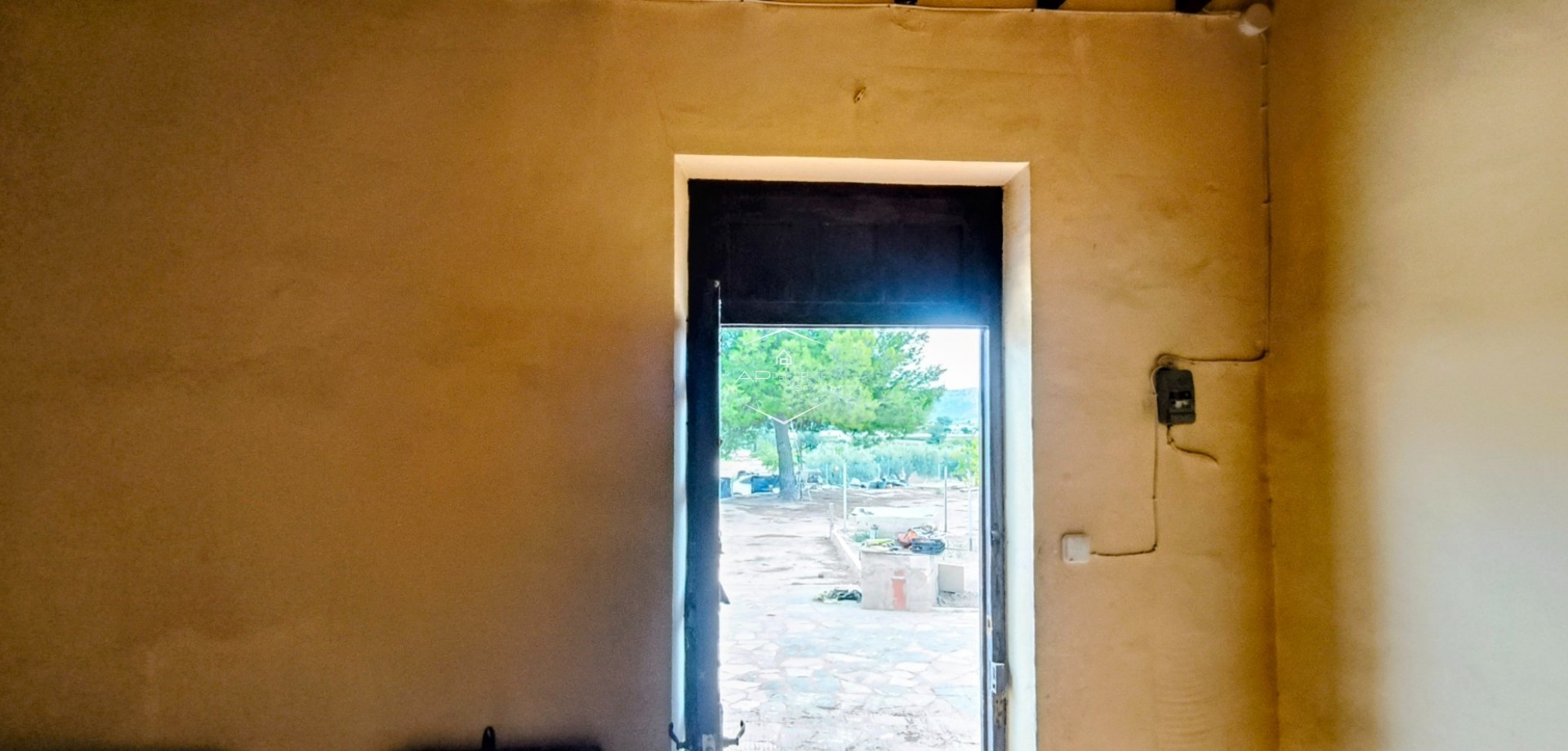 Herverkoop - Finca -
La Romana