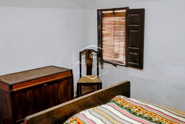 Herverkoop - Finca -
La Romana