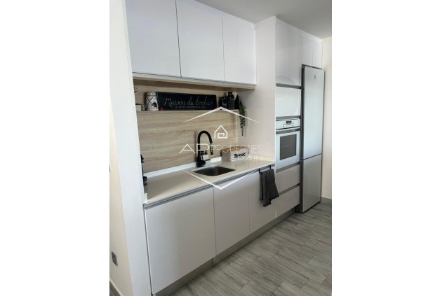 Reventa - Villa - Semi pareado -
Daya Nueva