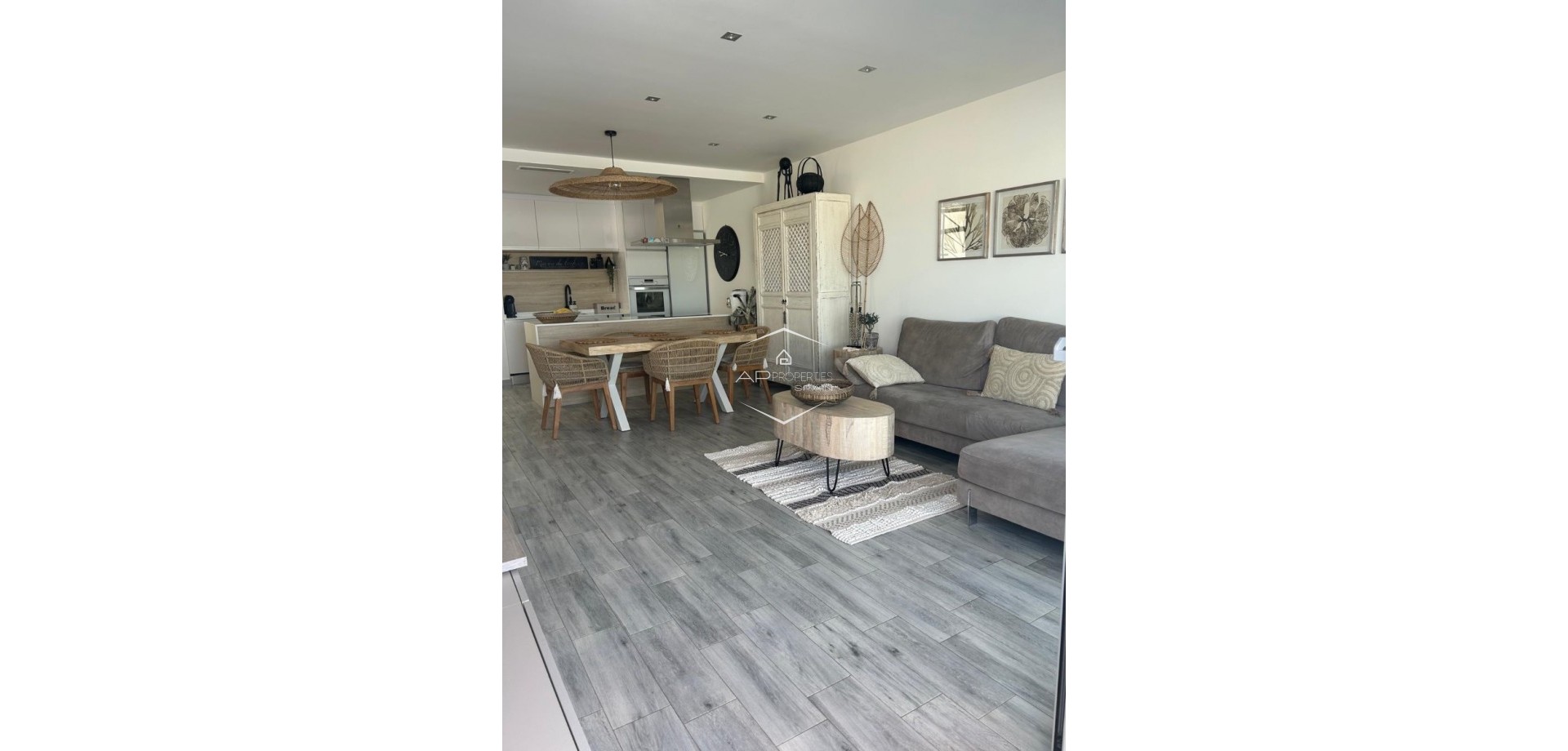 Reventa - Villa - Semi pareado -
Daya Nueva