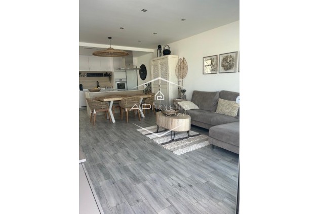 Reventa - Villa - Semi pareado -
Daya Nueva