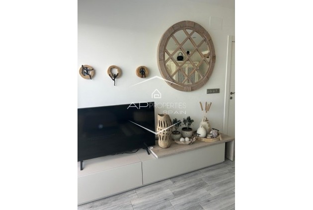 Reventa - Villa - Semi pareado -
Daya Nueva